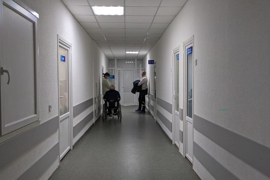 Постраждалим від обстрілу 10 лютого продовжують надавати допомогу