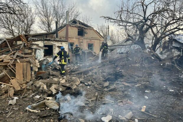 Окупанти продовжують обстрілювати населені пункти неподалік лінії зіткнення на Харківщині - Синєгубов