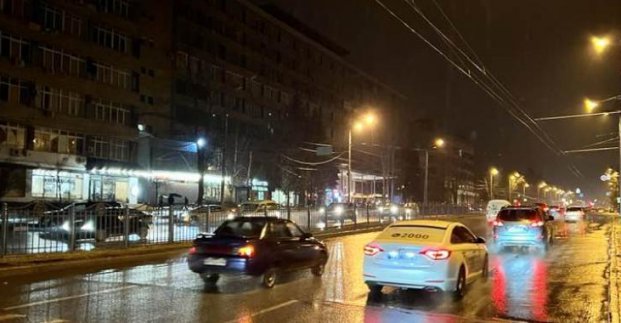 В Харкові у вечірній час освітлюють понад тисячу вулиць