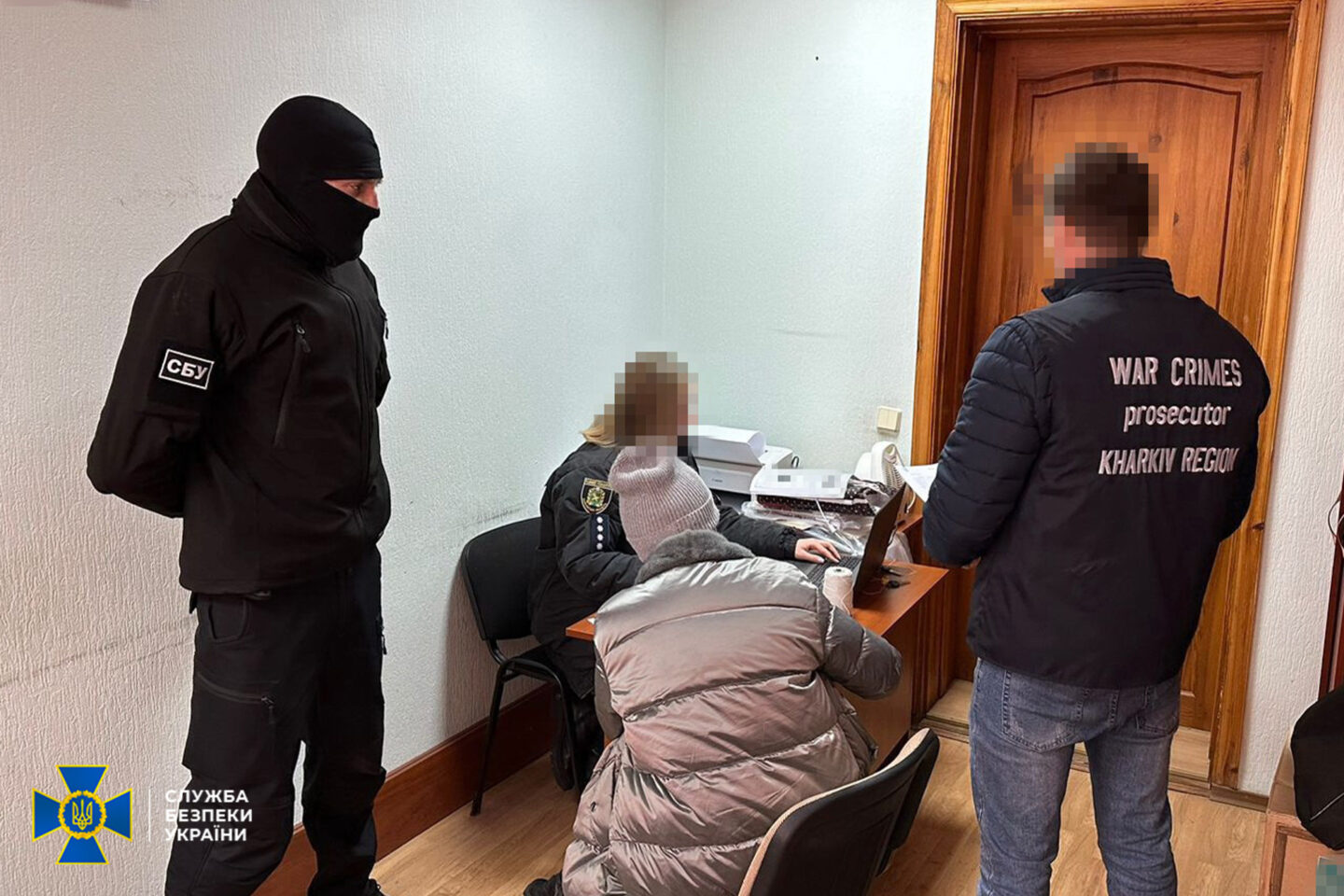 У Харкові затримали колаборантку, яка під час окупації Куп'янська змушувала підприємців «переоформлювати» дозволи та ліцензії за російським зразком