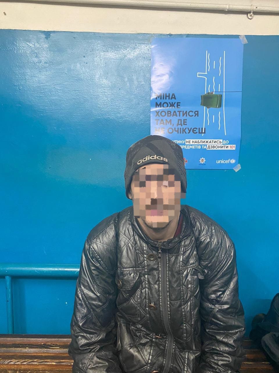 На Харківщині слідчі повідомили про підозру чоловіку за зґвалтування малолітньої сестри