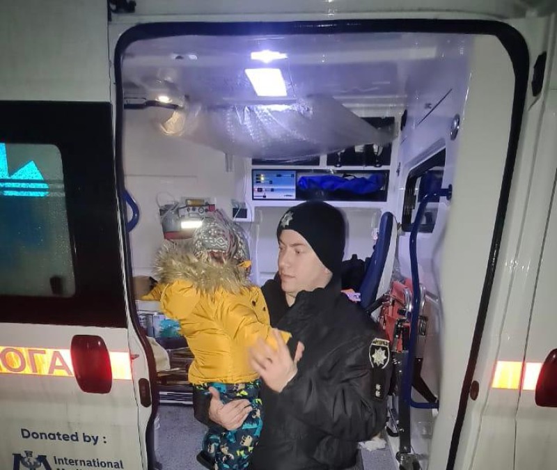 У Харкові поліція доставила до медичного закладу дитину, у якої померла мама