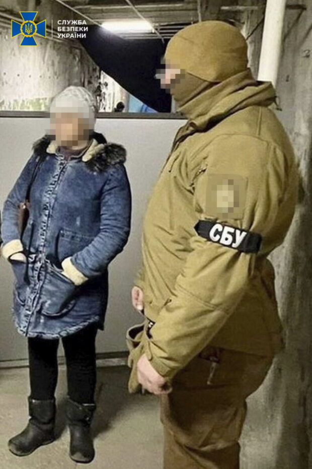 СБУ затримала ворожу інформаторку, яка «полювала» за складами з боєприпасами ЗСУ на Харківщині