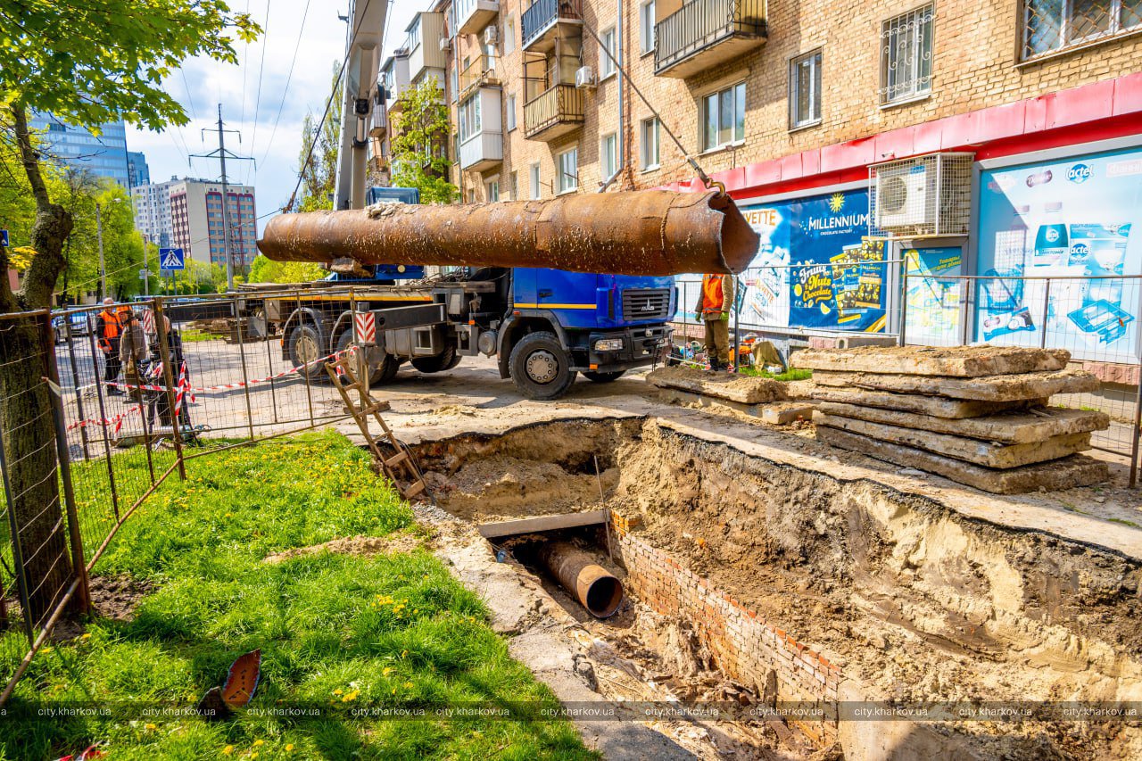 У Шевченківському районі міняють ділянку тепломагістралі