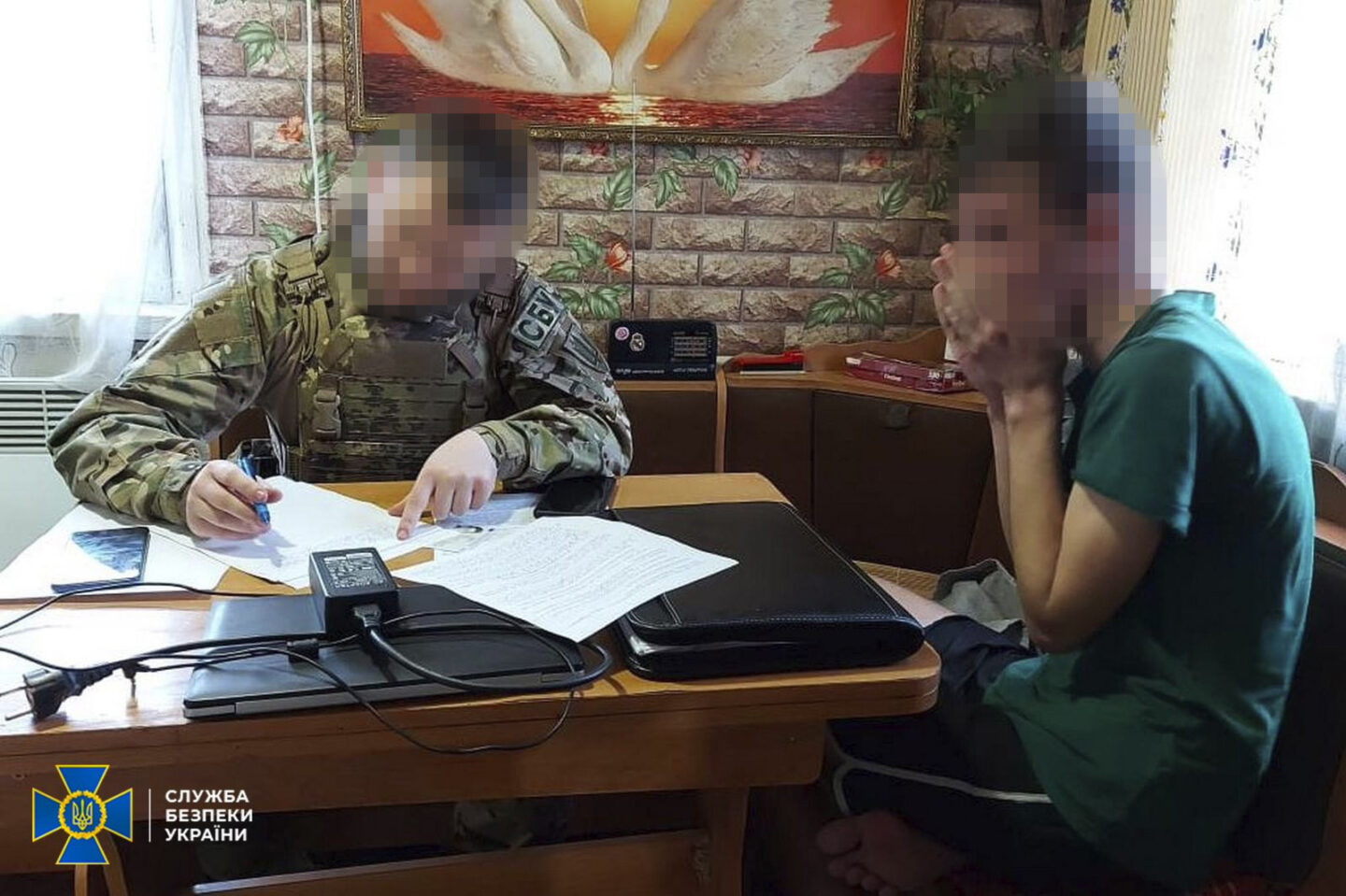 СБУ викрила двох інформаторів на Харківщині, які розвідували українські оборонні рубежі на кордоні з рф