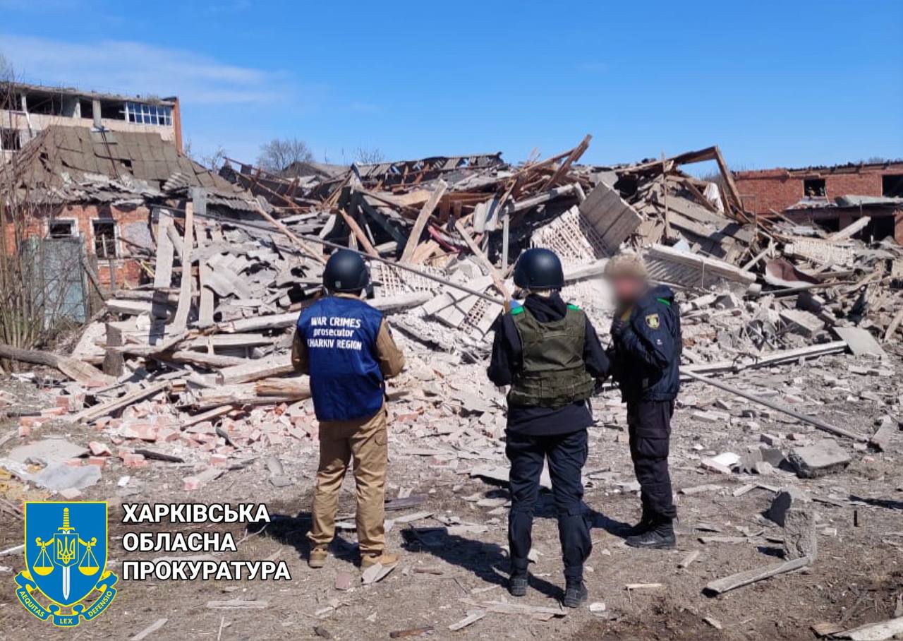 Ворог вкотре обстріляв житлові сектори Харківщини: правоохоронці задокументували наслідки