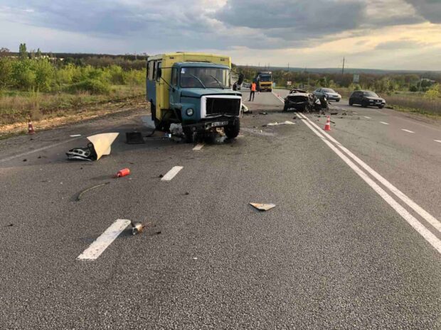 В результаті аварії на Харківщині загинув водій