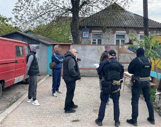 В селищі Рогань викрили групу осіб, які протягом двох років здійснювали незаконну порубку деревини