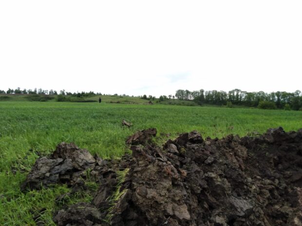 Троє постраждалих: слідчі зафіксували наслідки масованих обстрілів Харківщини з боку росії