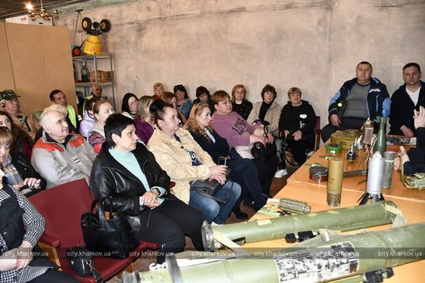 У Харкові для працівників комунальних підприємств проходить заняття з мінної безпеки