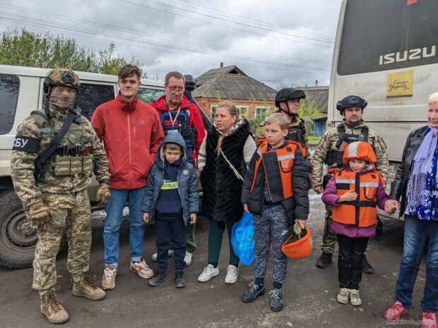 З чотирьох прифронтових громад Харківської області евакуювали всіх дітей