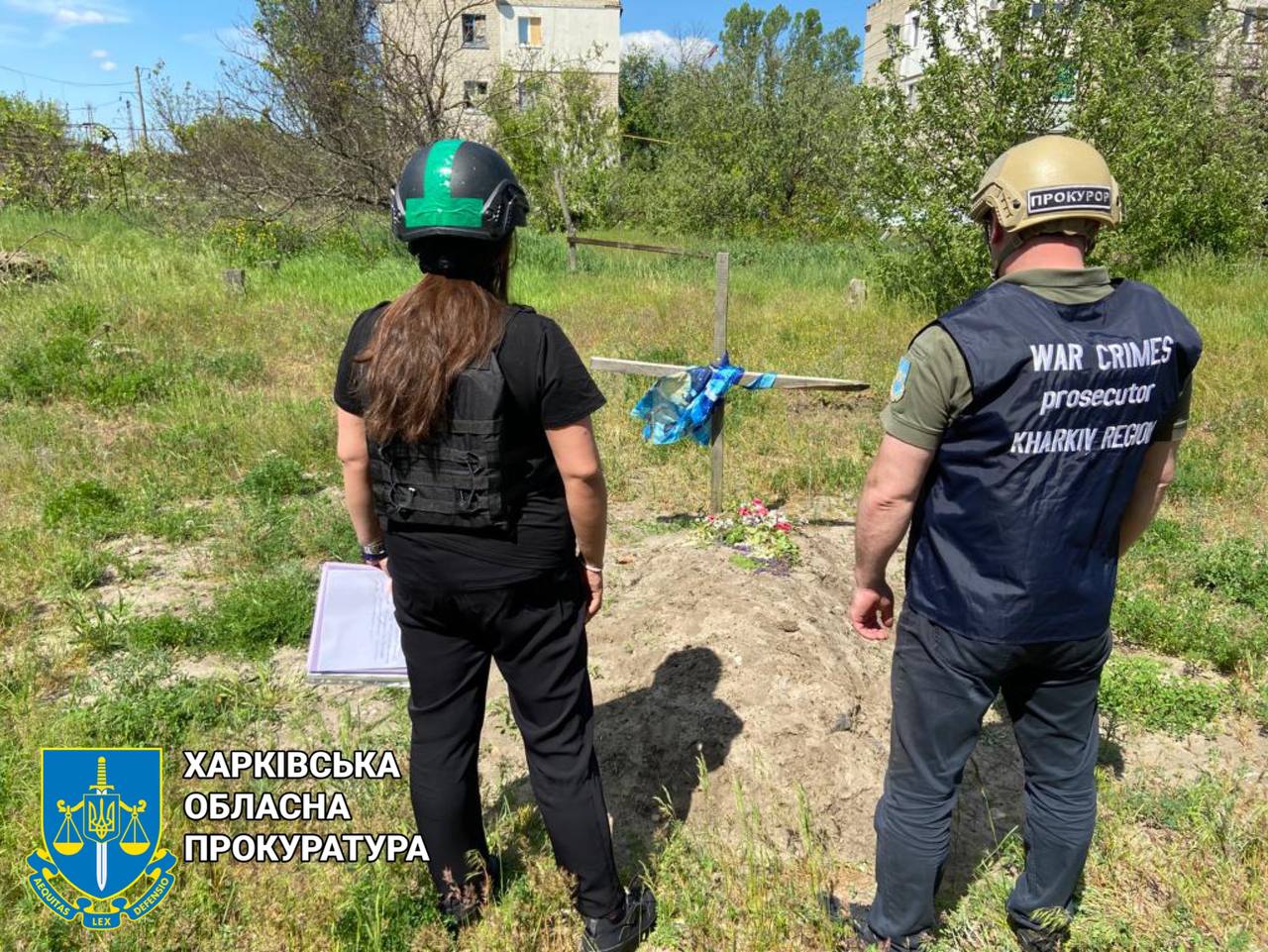 На Харківщині правоохоронці ексгумували труп мирного жителя, якого вбили росіяни