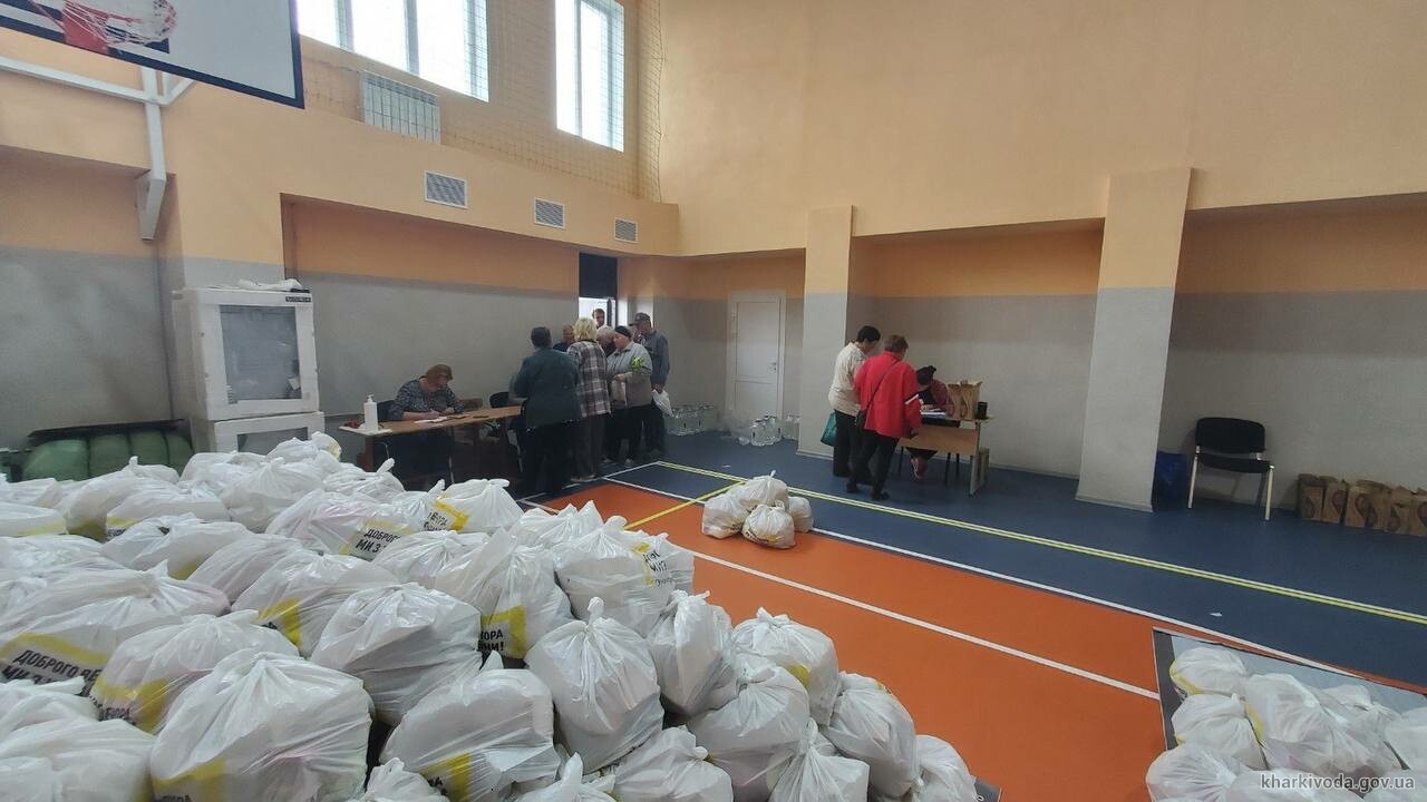Обласний гумштаб відправив громадам майже 10 тисяч проднаборів і понад 18 тонн продуктів, напоїв і засобів гігієни
