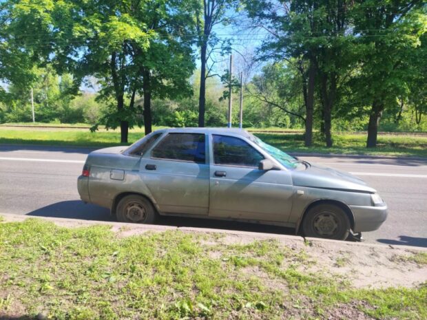 Водія автомобіля, який у Харкові на пішохідному переході збив жінку та підлітка, взяли під варту