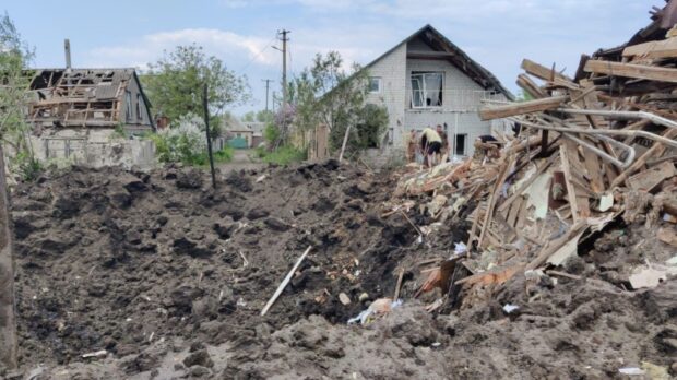 Двоє чоловіків постраждали, один загинув: на Харківщині слідчі зафіксували наслідки воєнних злочинів окупантів