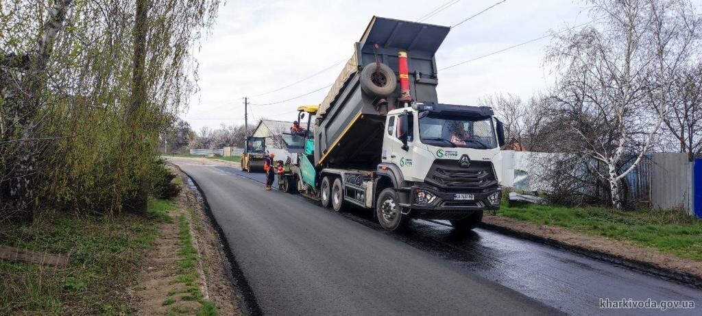 У деокупованих районах Харківської області відновлюють місцеві дороги