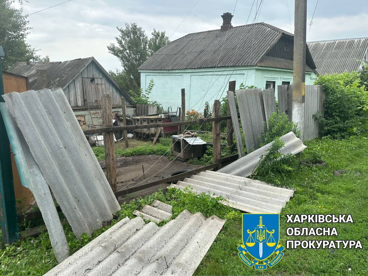 Внаслідок ворожого обстрілу села на Харківщині загинули троє мирних мешканців