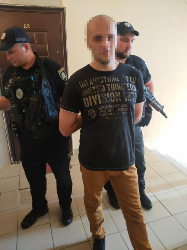 У Харкові затримали чоловіка, який намагався зґвалтувати жінку в підʼїзді багатоповерхівки