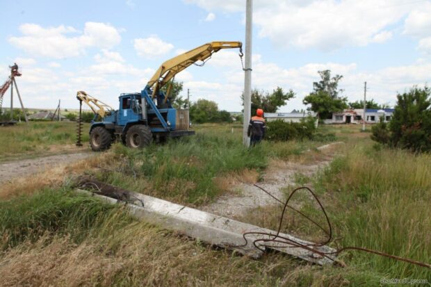 У ще одному селі Харківського району відновили електропостачання