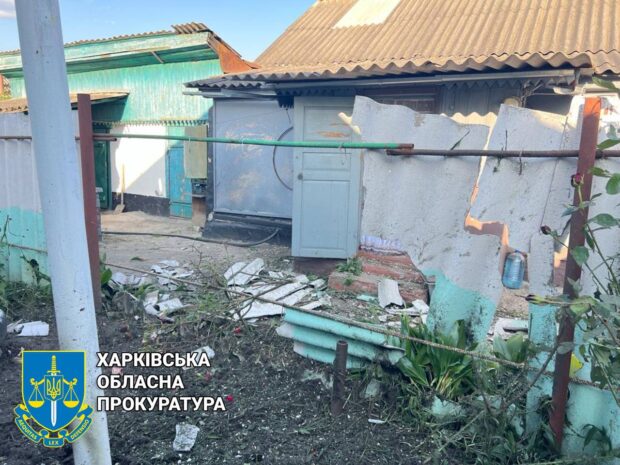 Загиблий та 9 поранених внаслідок обстрілу Балаклії: прокурори та слідчі поліціі фіксують наслідки російського обстрілу