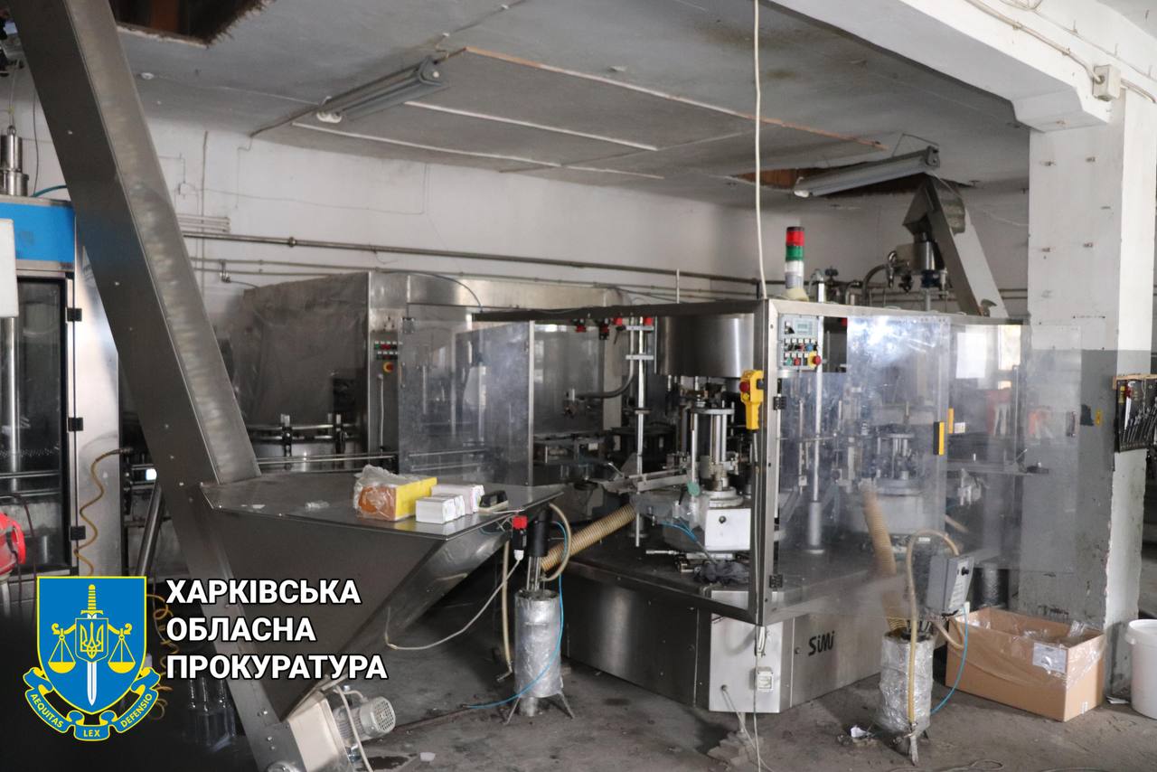 Харківські правоохоронці викрили податківця, що "кришував" полтавський завод з контрафактним алкоголем