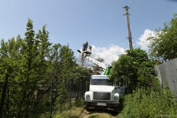 У Вовчанській громаді до електромережі підключили ще один населений пункт