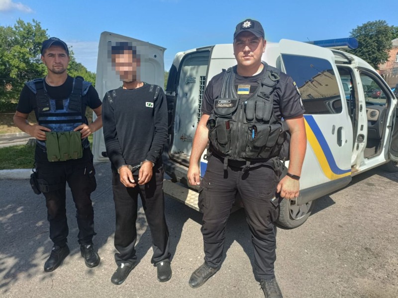 На Харківщині затримали чоловіка за розбещення неповнолітніх
