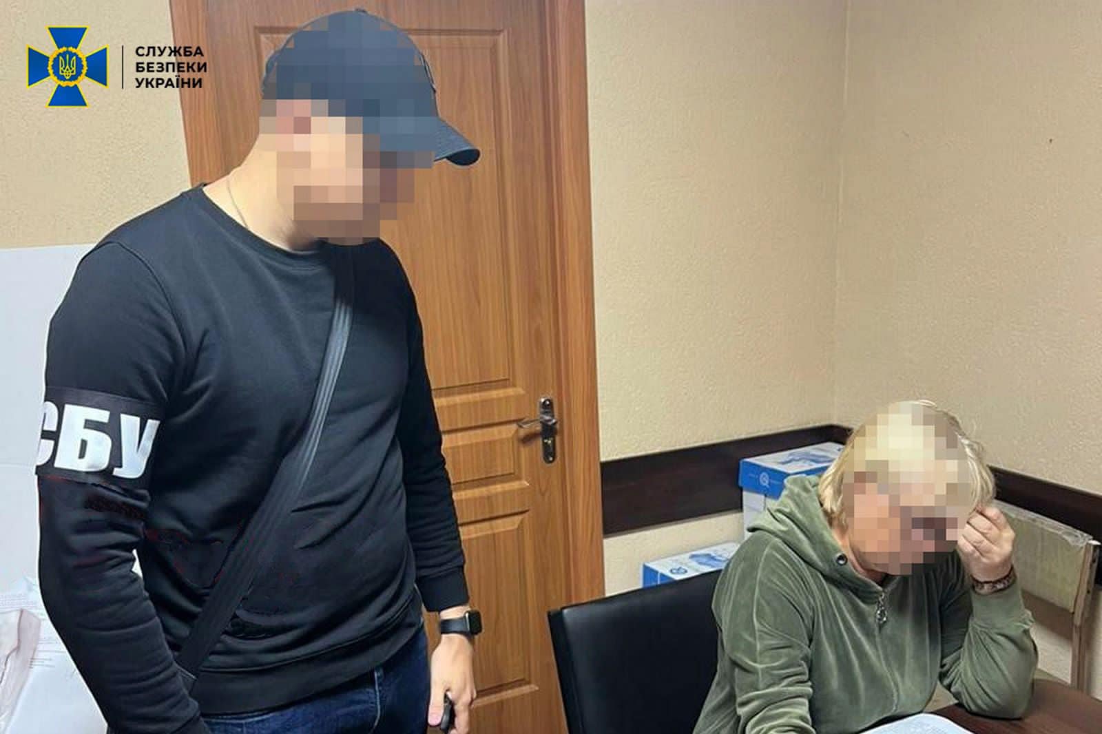 СБУ затримала колаборантку, яка впроваджувала стандарти освіти рф на Харківщині