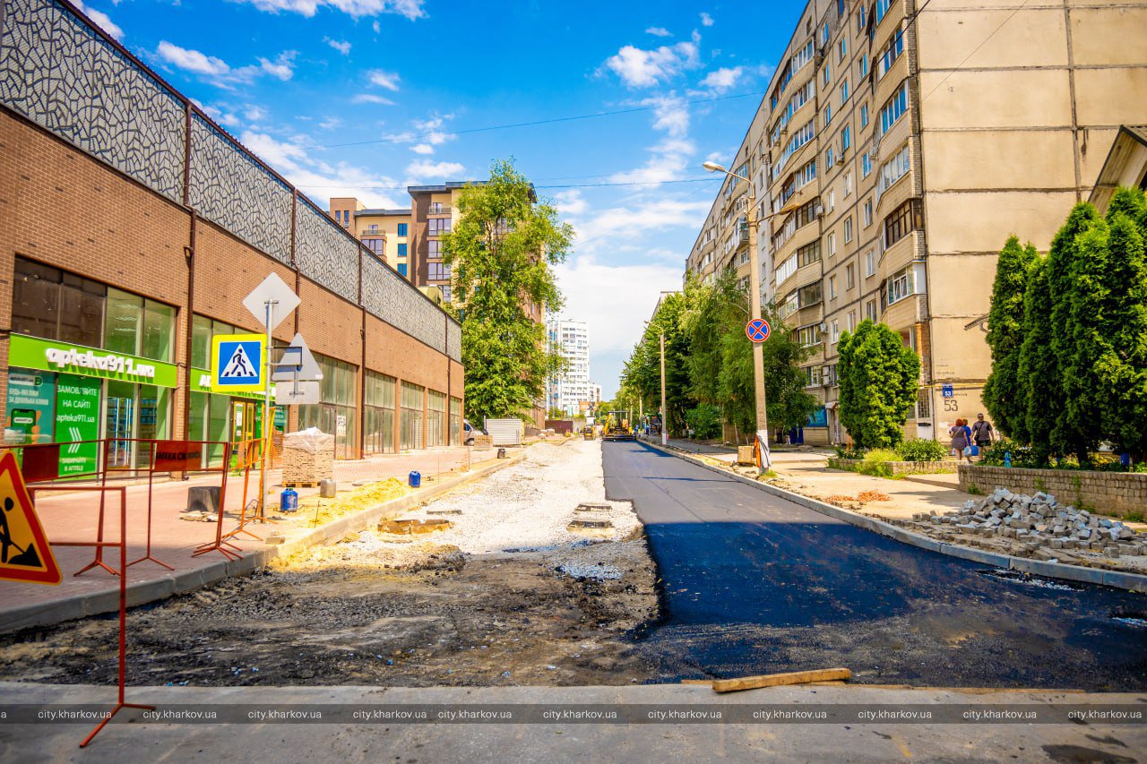У Новобаварському районі завершується перекладання тепломагістралі