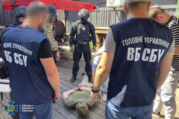 У Харкові знешкодила банду «перевертнів», які під виглядом співробітників Служби безпеки грабувала людей
