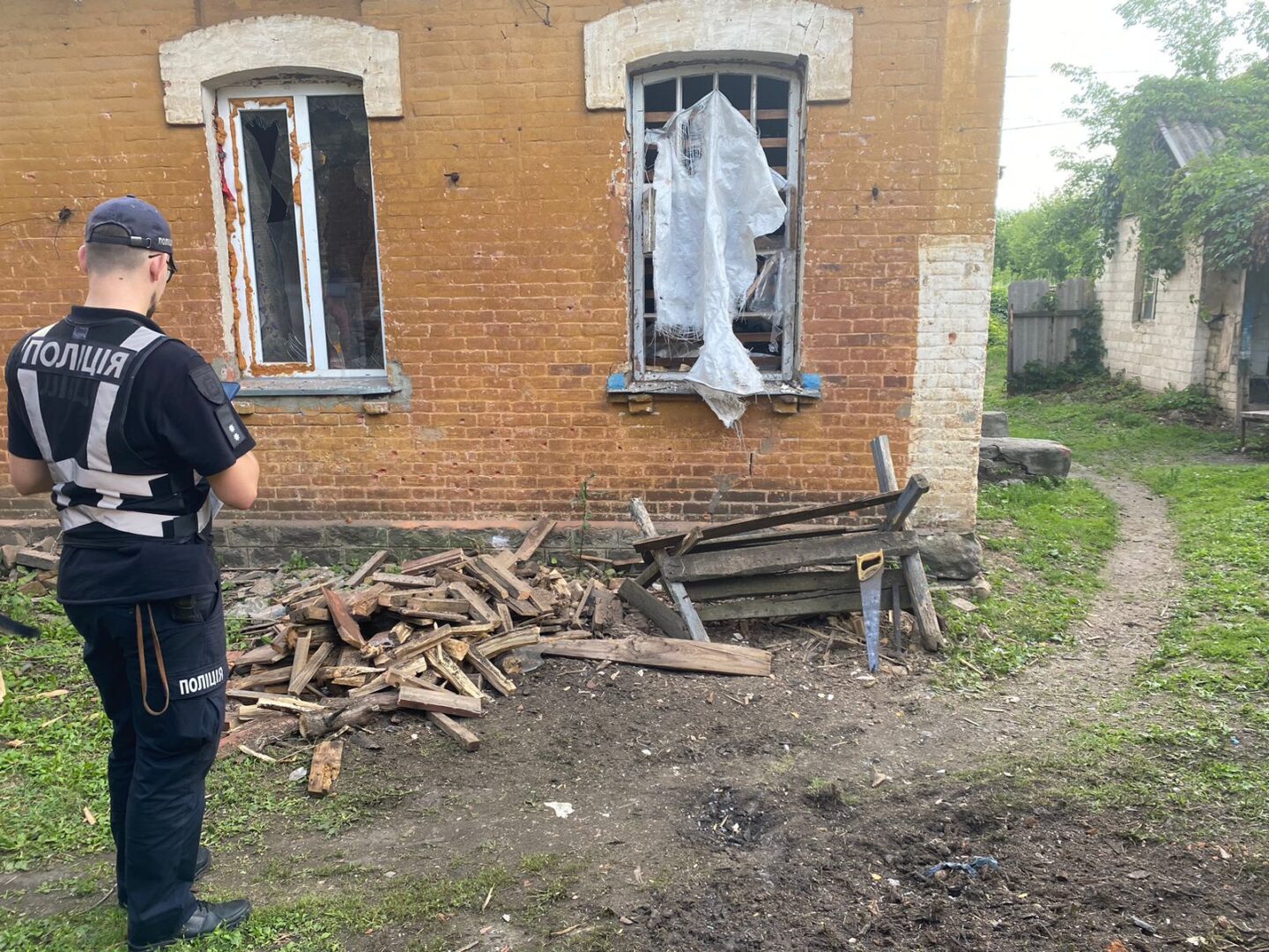 Окупанти обстріляли місто Балаклія, серед поранених є дитина: слідчі фіксують наслідки ворожих обстрілів