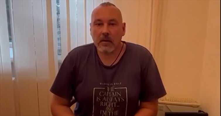 Харківський таксист вибачився за російську музику і "неіснуючу" Україну