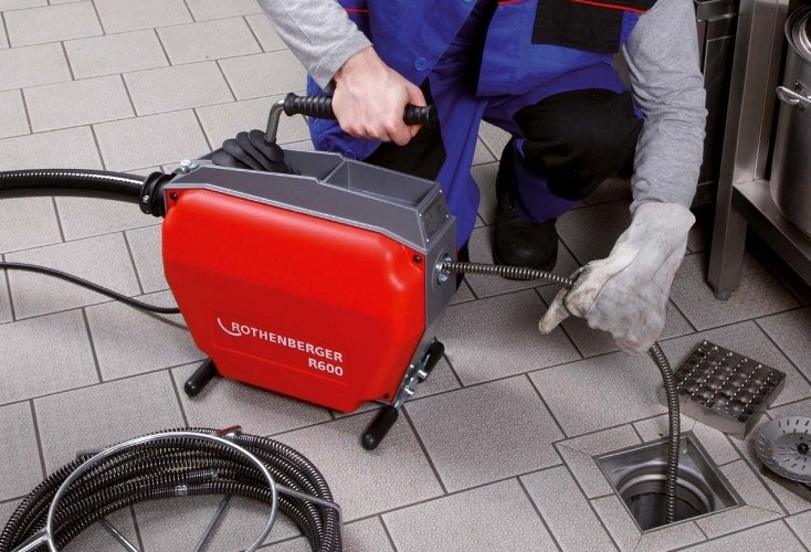 Чистка канализаций в Киеве: причины засора и способы избавления