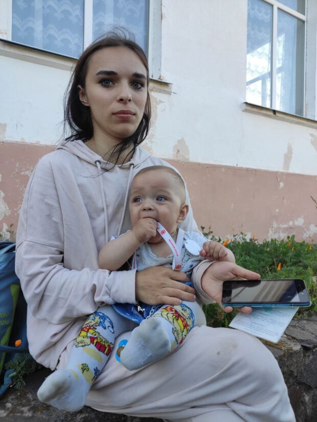 До України повернулась родина, яку примусово депортували з Липців до рф