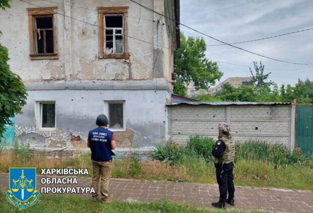 Прокурори зафіксували наслідки чергових ворожих обстрілів прикордонного з рф міста Вовчанськ
