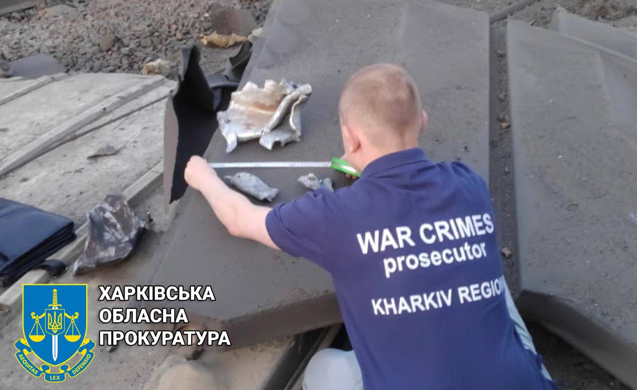 Прокурори працюють на місці ворожої ракетної атаки по Харкову: є постраждалі
