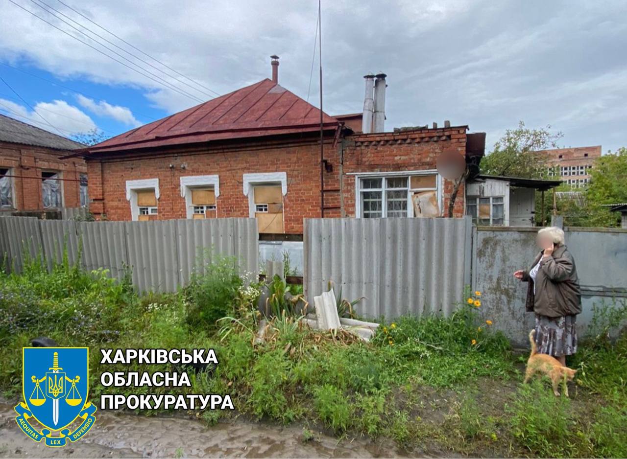 Прокурори зафіксували наслідки ворожих обстрілів по житлових секторах Харківщини