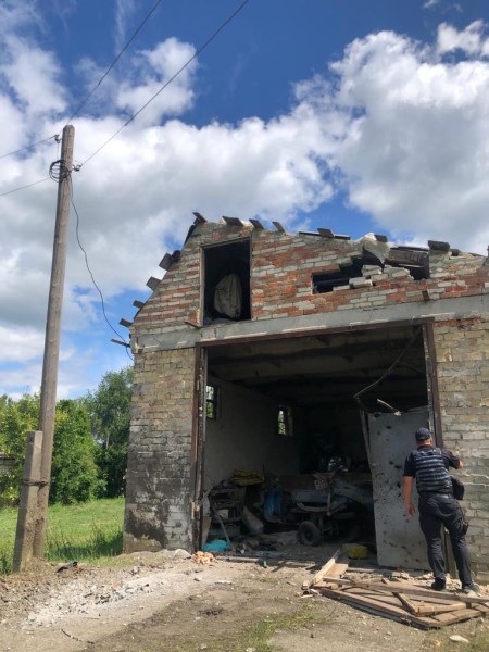 Внаслідок ворожих обстрілів поранено жителя Дворічної: слідчі зафіксували злочини росіян