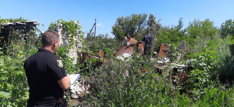 Загинула внаслідок агресії російської федерації: поліція вилучила тіло мешканки Ізюмського району Харківської області