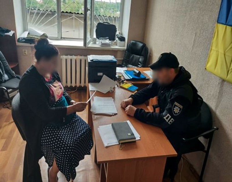 На Харківщині повідомили про підозру жінці, яка намагалася "відкупити" сина