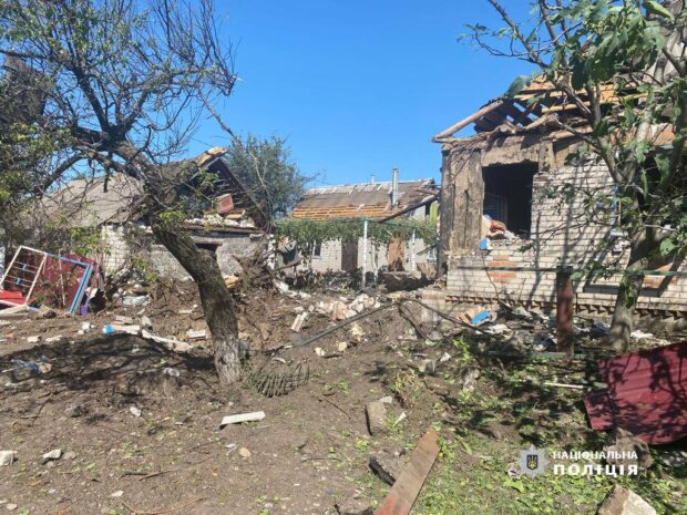 Росіяни продовжують обстрілювати прикордонні населені пункти Харківщини, поранили дитину
