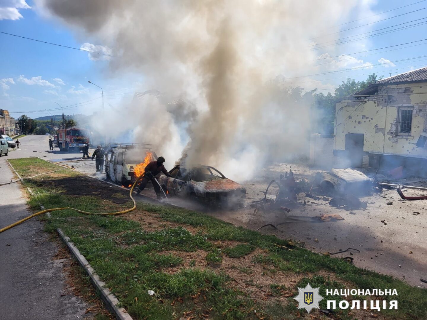 Внаслідок численних обстрілів загинув чоловік, 11 людей отримали поранення: слідчі зафіксували наслідки збройної агресії окупантів на Харківщині