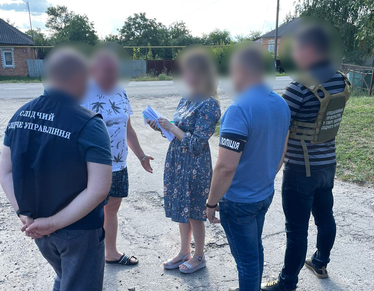 Нарахували майже 700 000 гривень заробітної плати фіктивному працівнику: на Харківщині повідомлено підозри керівництву ТЦК