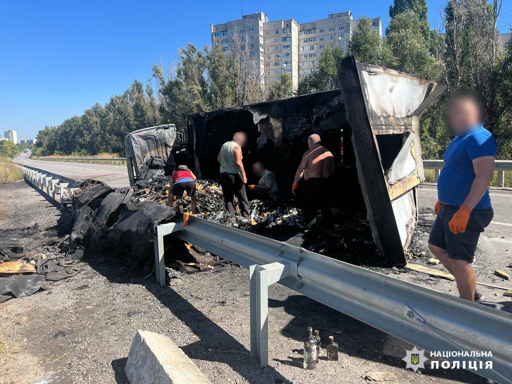 Поліція проводить перевірку за фактом ДТП з потерпілими на кільцевій дорозі у Харкові