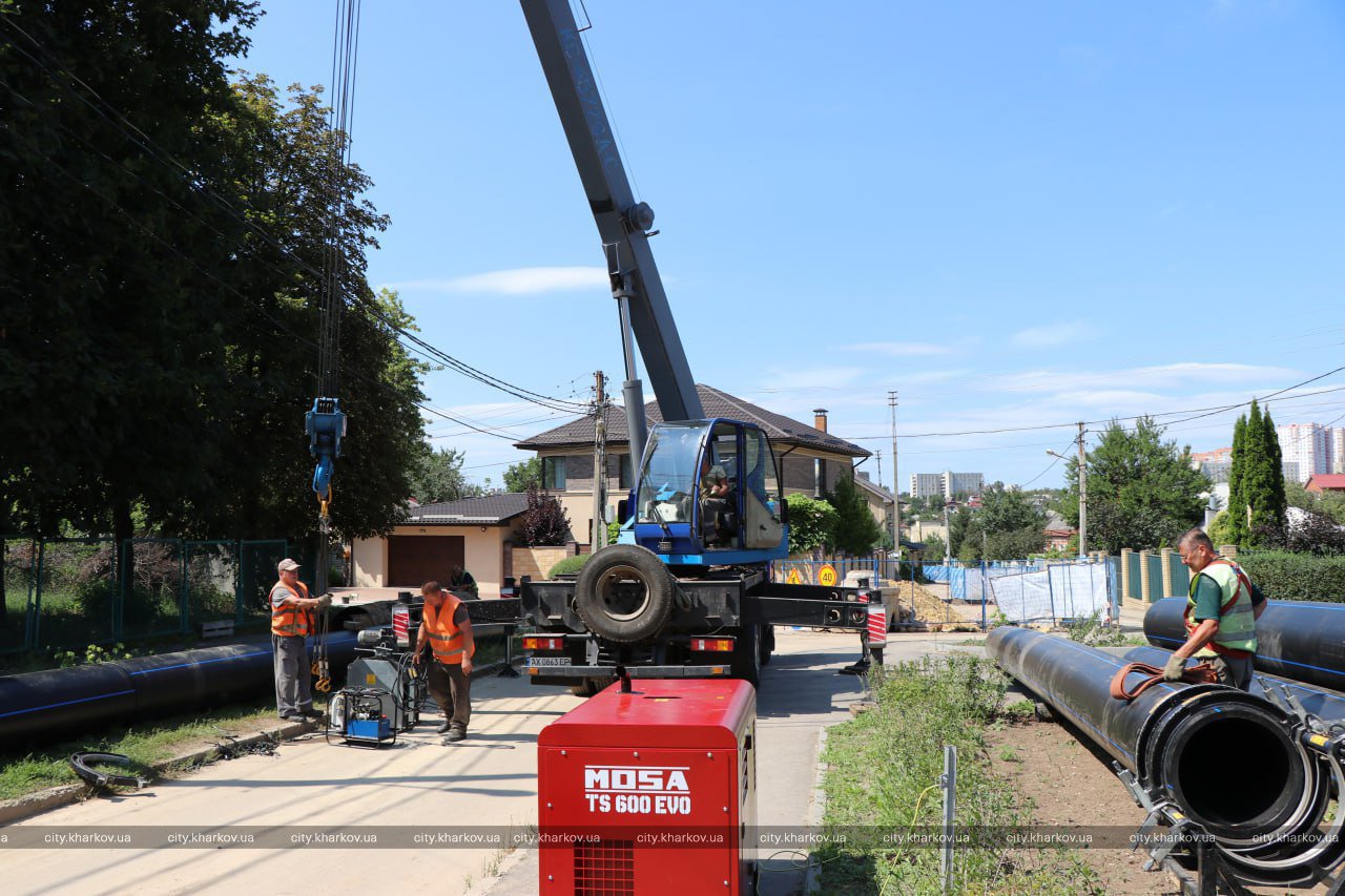 «Харківводоканал» перекладає магістраль у Шевченківському районі