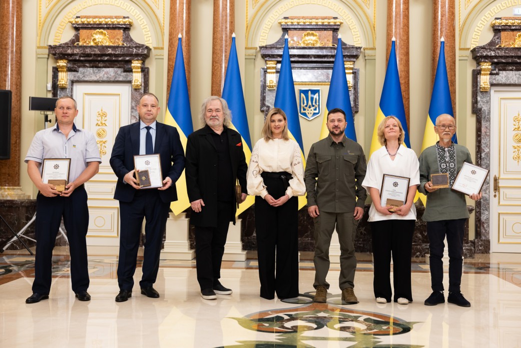 Володимир Зеленський вручив відзнаку Президента «Національна легенда України» японському волонтеру Фумінорі Цучіко