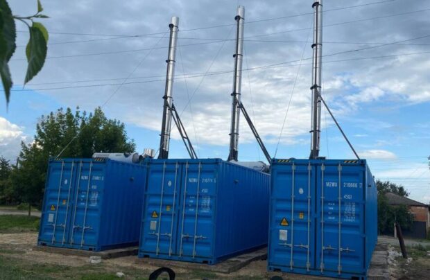 В Ізюмі встановили перші три модульні котельні