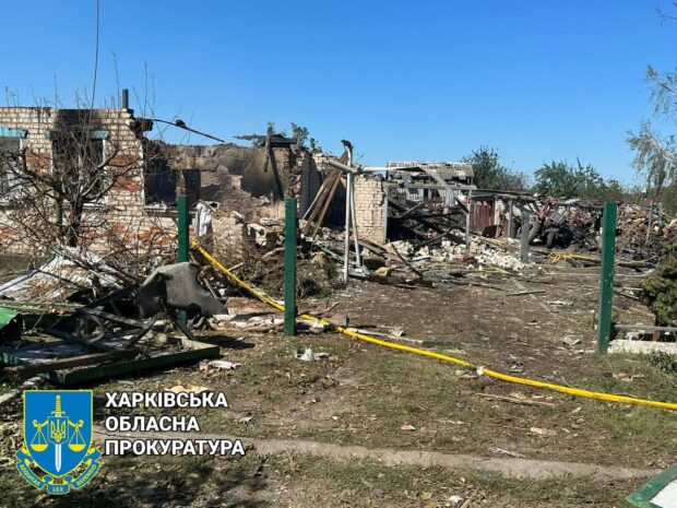 Двоє загиблих та дев‘ятеро поранених: прокурори зафіксували наслідки російських ударів по селу Кругляківка