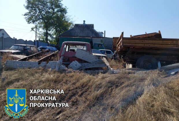 Прокурори зафіксували наслідки ворожого обстрілу міста Вовчанськ