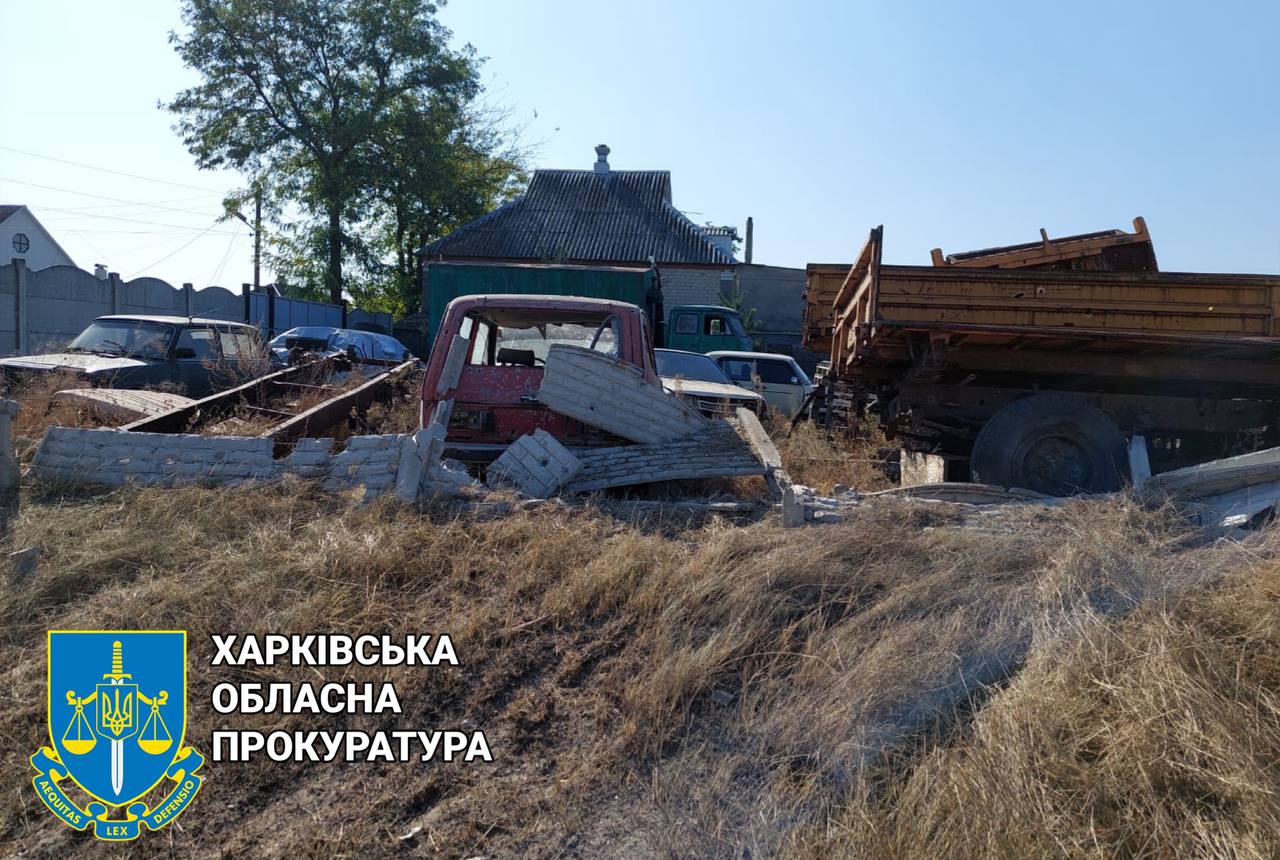 Прокурори зафіксували наслідки ворожого обстрілу міста Вовчанськ